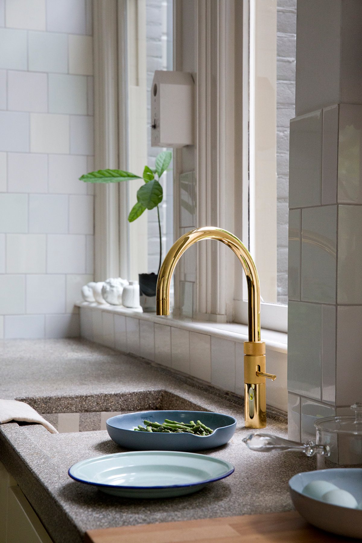 Fusion Round Gold | Kutchenhaus, Sevenoaks